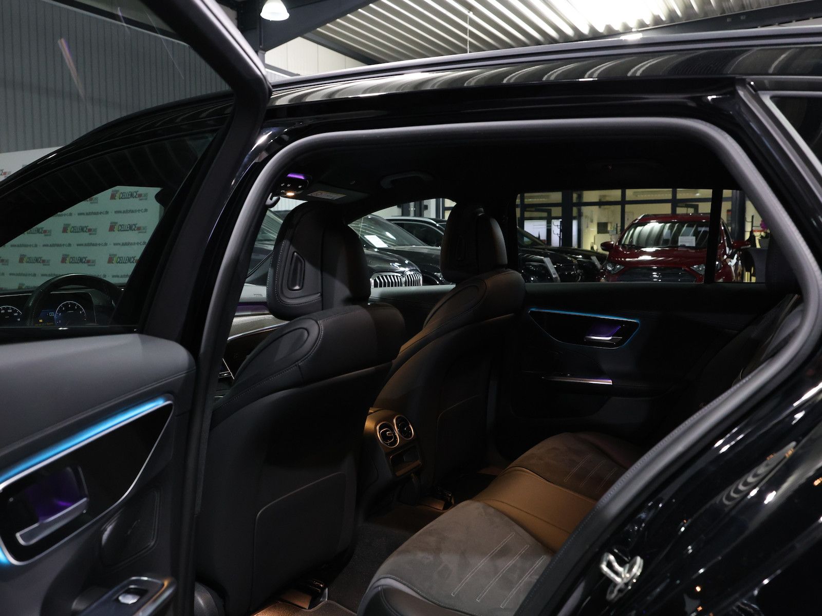 Mercedes-Benz C 200 T AMG-LINE SPORT NIGHT LASER / DISTRONIC foto 16