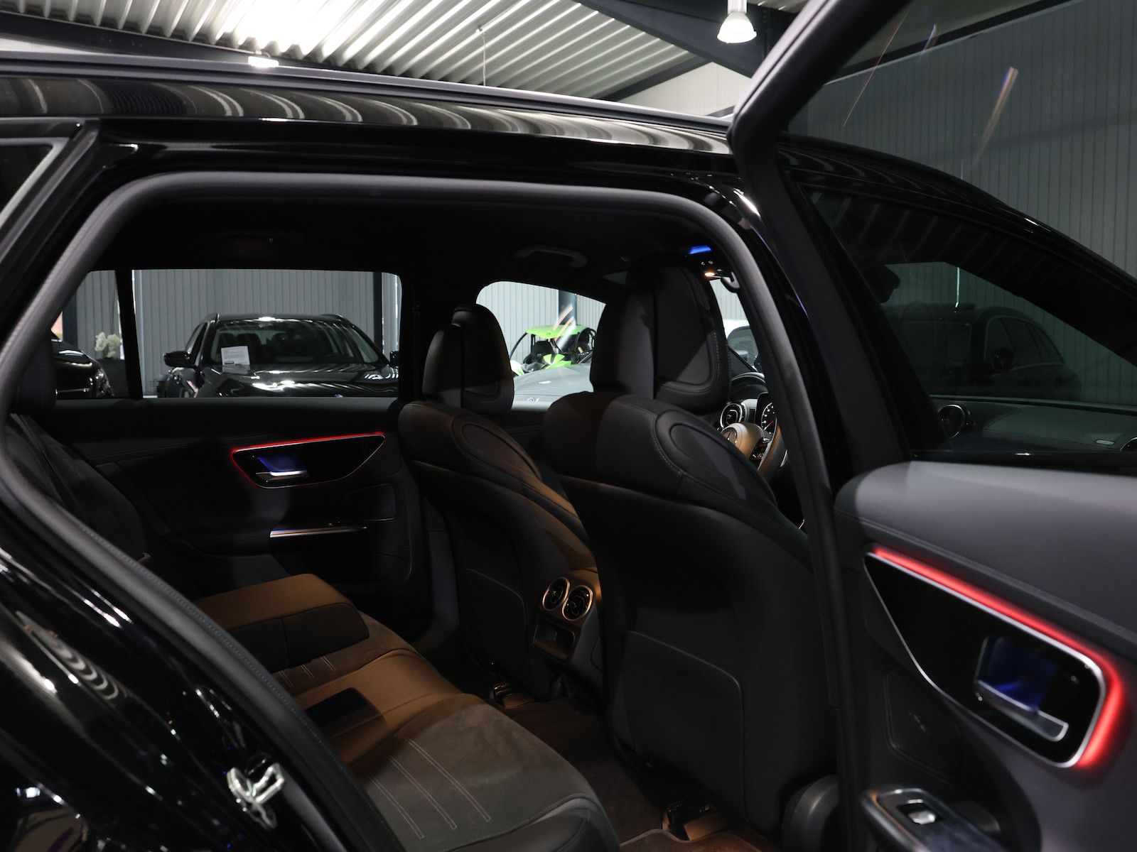 Mercedes-Benz C 200 T AMG-LINE SPORT NIGHT LASER / DISTRONIC foto 18