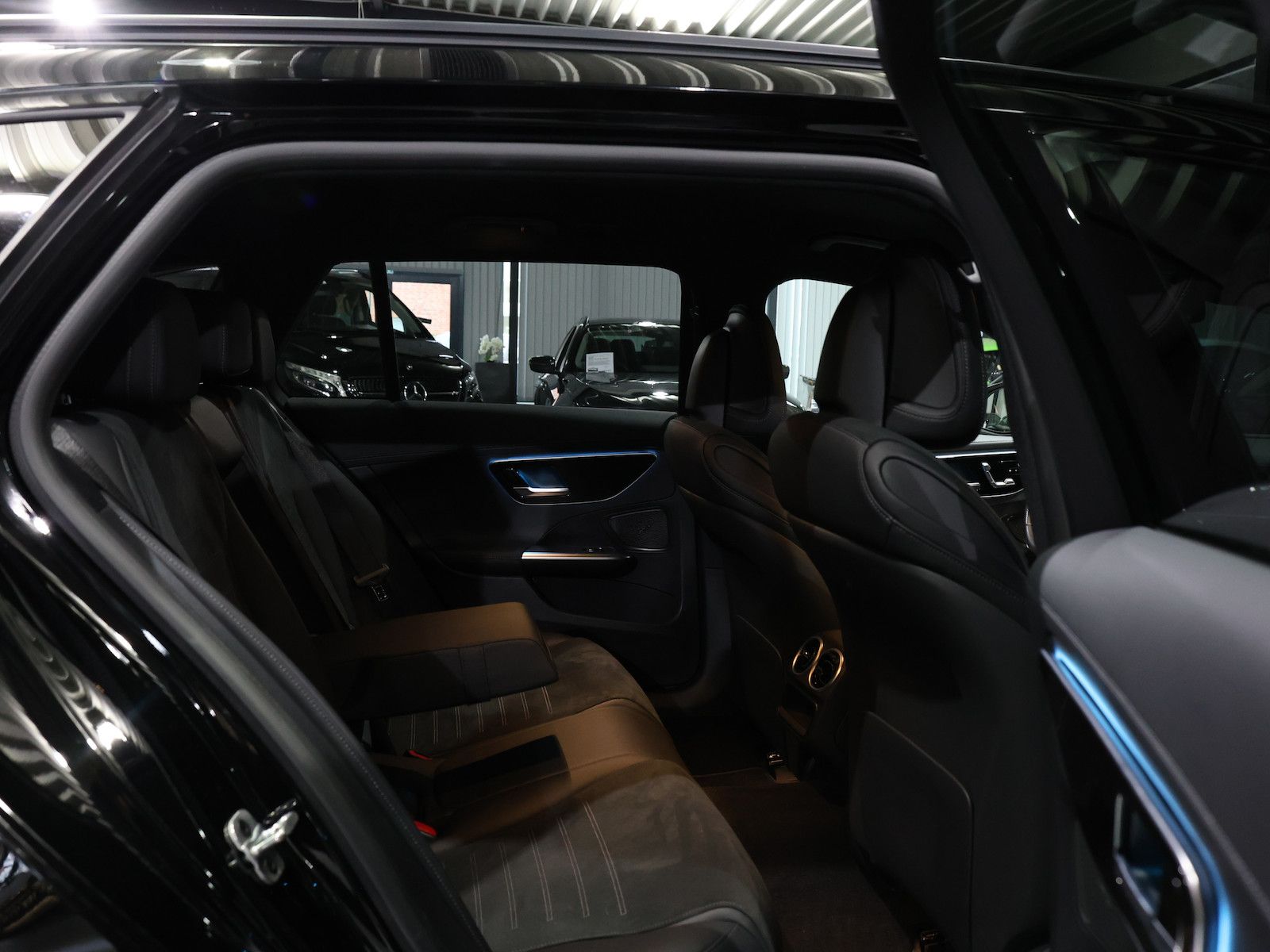 Mercedes-Benz C 200 T AMG-LINE SPORT NIGHT LASER / DISTRONIC foto 19