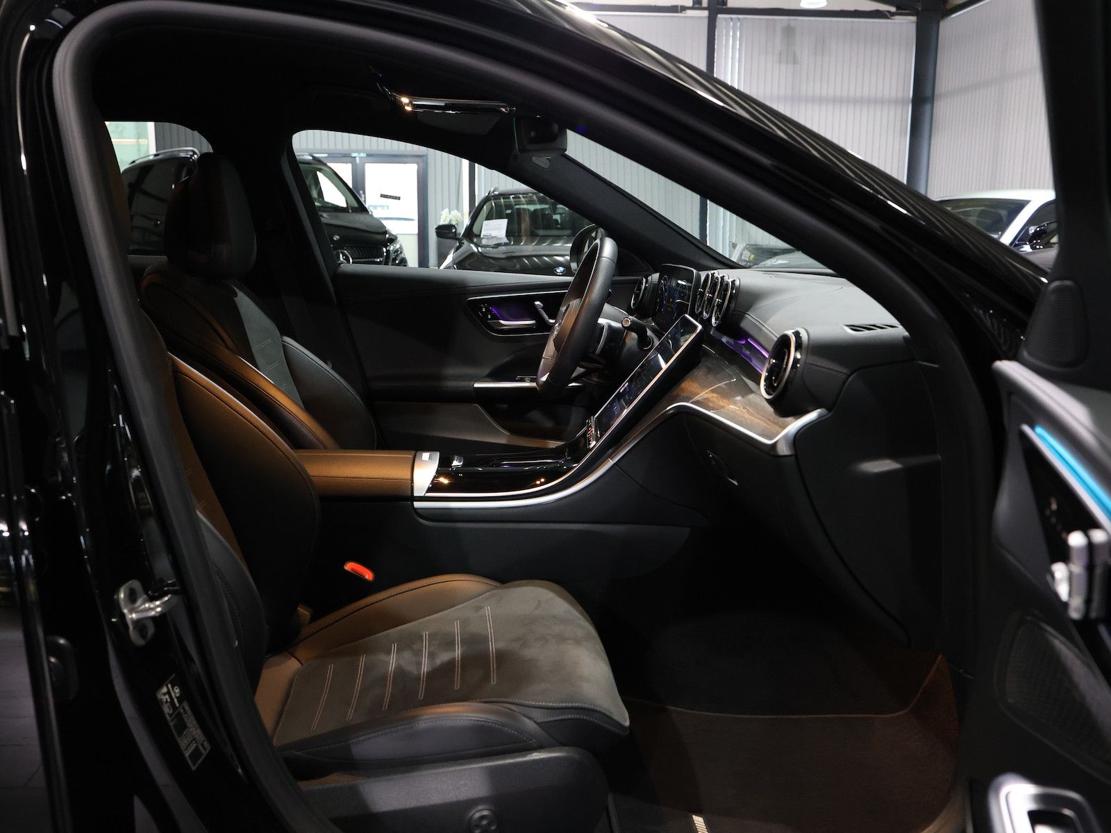 Mercedes-Benz C 200 T AMG-LINE SPORT NIGHT LASER / DISTRONIC foto 21