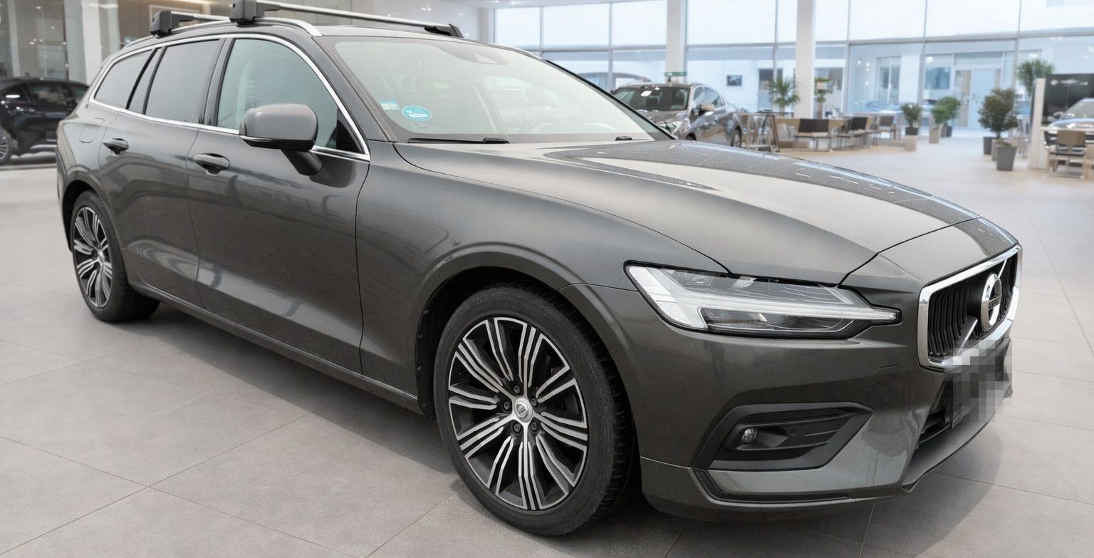 Volvo V60 D3 Momentum Pro - FULL-LED+PANO+DAB+KEYLESS foto 2