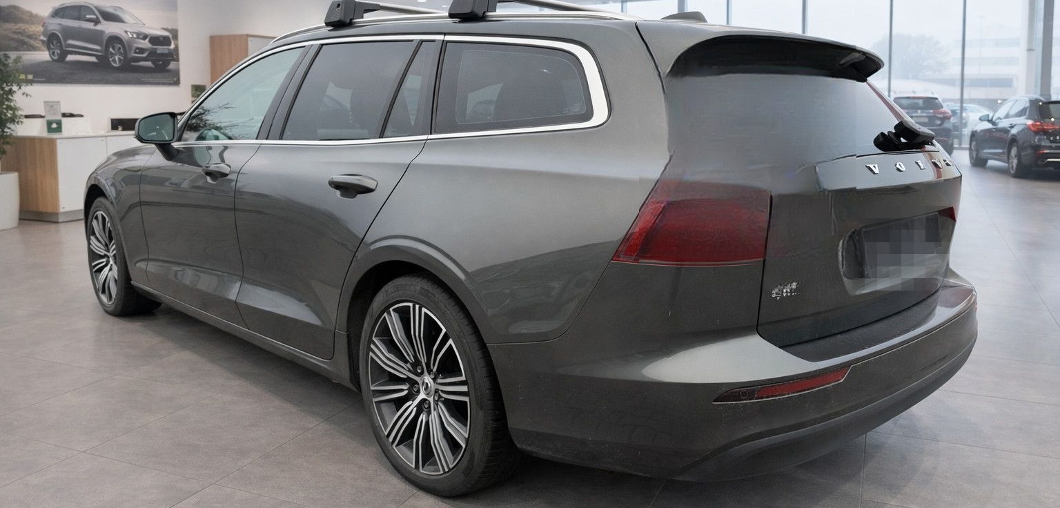 Volvo V60 D3 Momentum Pro - FULL-LED+PANO+DAB+KEYLESS foto 3