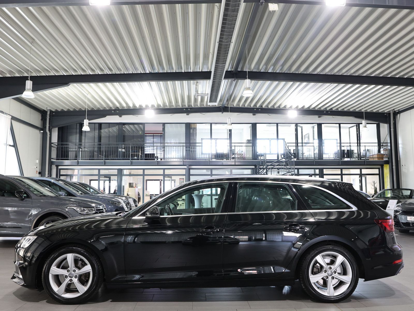 Audi A4 Avant 35 TFSI SPORT / 1.HAND / LED / NAVI+ foto 8