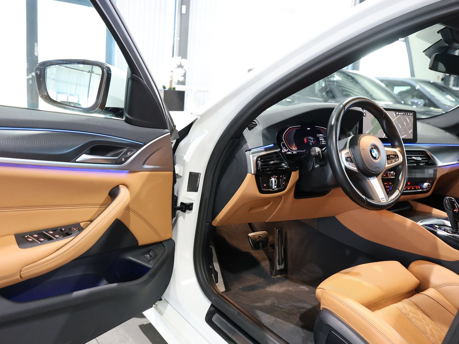 BMW 520d Touring xDrive M-SPORTPAKET WHITE & BROWN foto 12