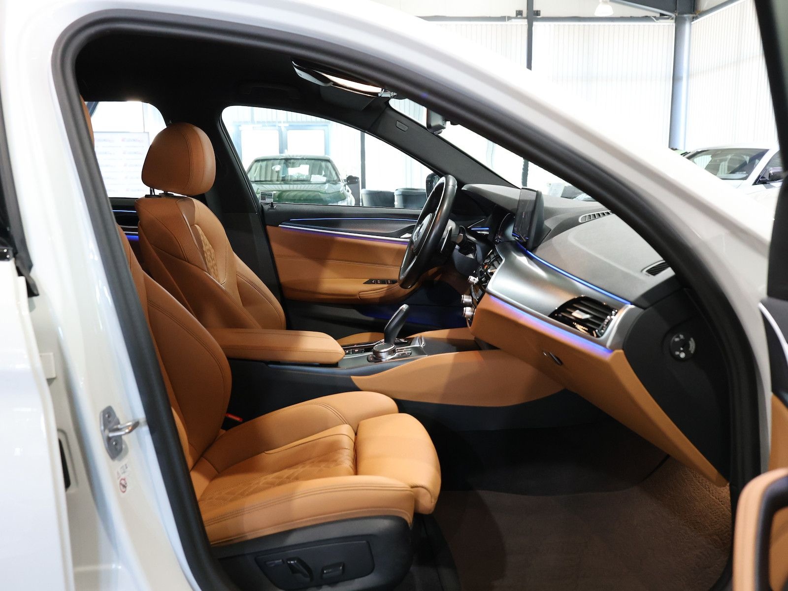 BMW 520d Touring xDrive M-SPORTPAKET WHITE & BROWN foto 18