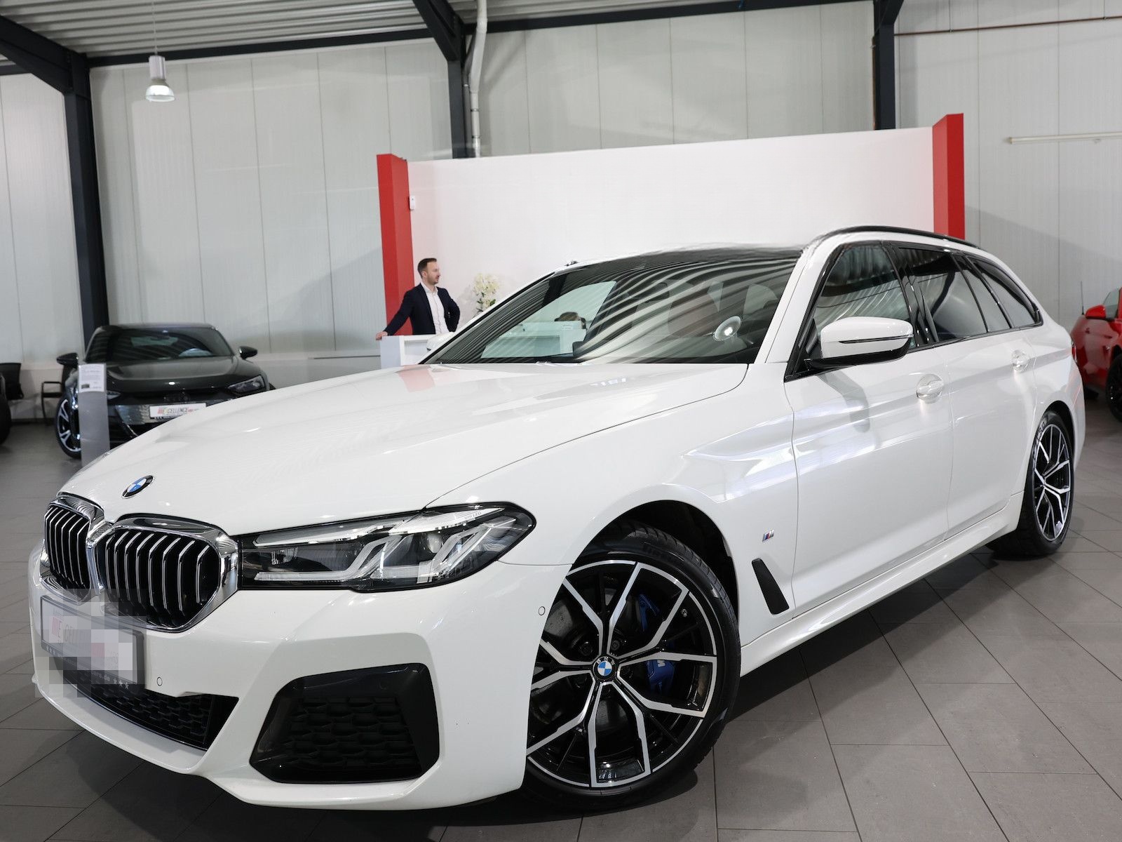 BMW 520d Touring xDrive M-SPORTPAKET WHITE & BROWN foto 5