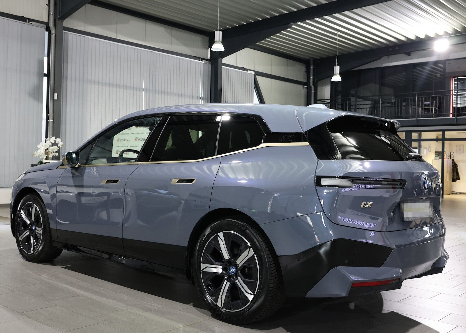 BMW iX 40 xDrive SPORT TITAN GLAS STORM EINZELSTÜCK foto 12