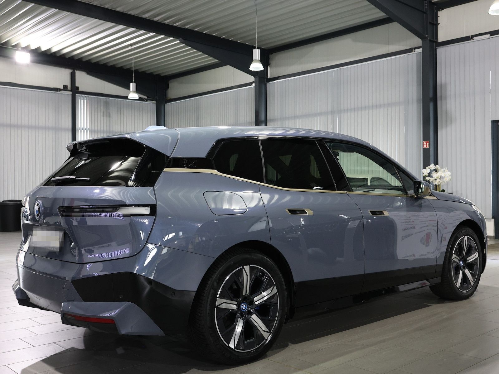 BMW iX 40 xDrive SPORT TITAN GLAS STORM EINZELSTÜCK foto 13