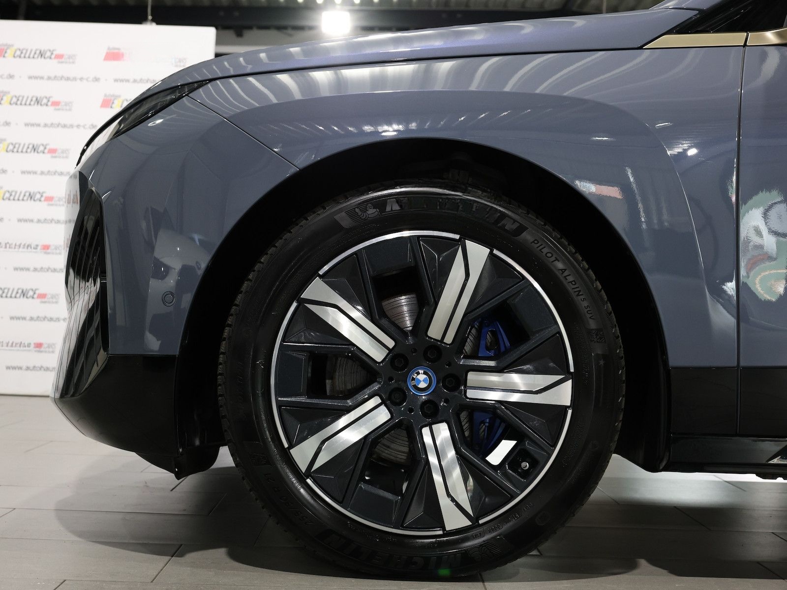 BMW iX 40 xDrive SPORT TITAN GLAS STORM EINZELSTÜCK foto 14