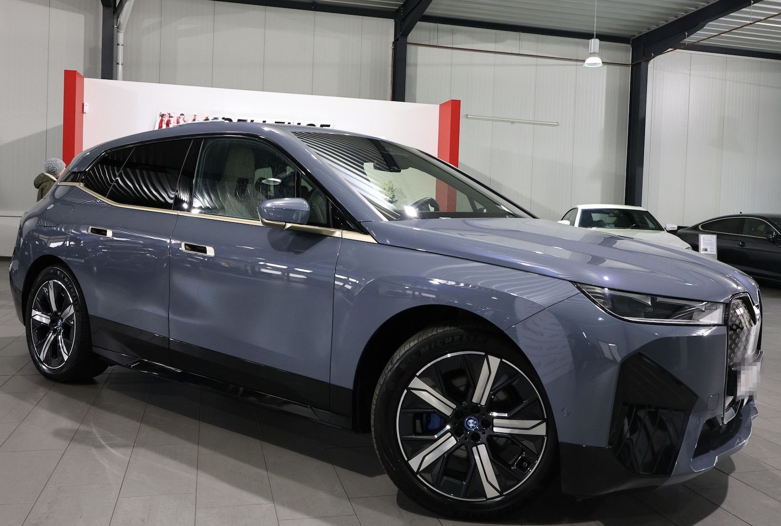 BMW iX 40 xDrive SPORT TITAN GLAS STORM EINZELSTÜCK foto 3