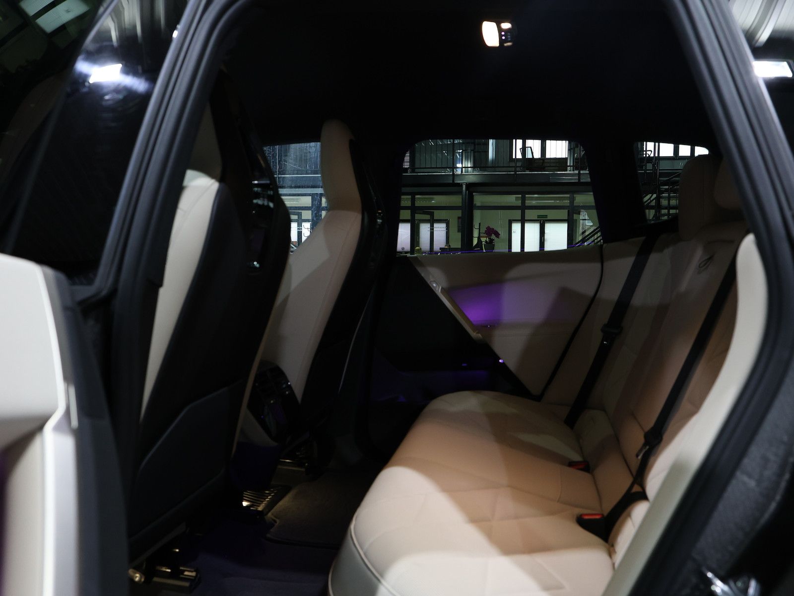 BMW iX 40 xDrive SPORT TITAN GLAS STORM EINZELSTÜCK foto 21