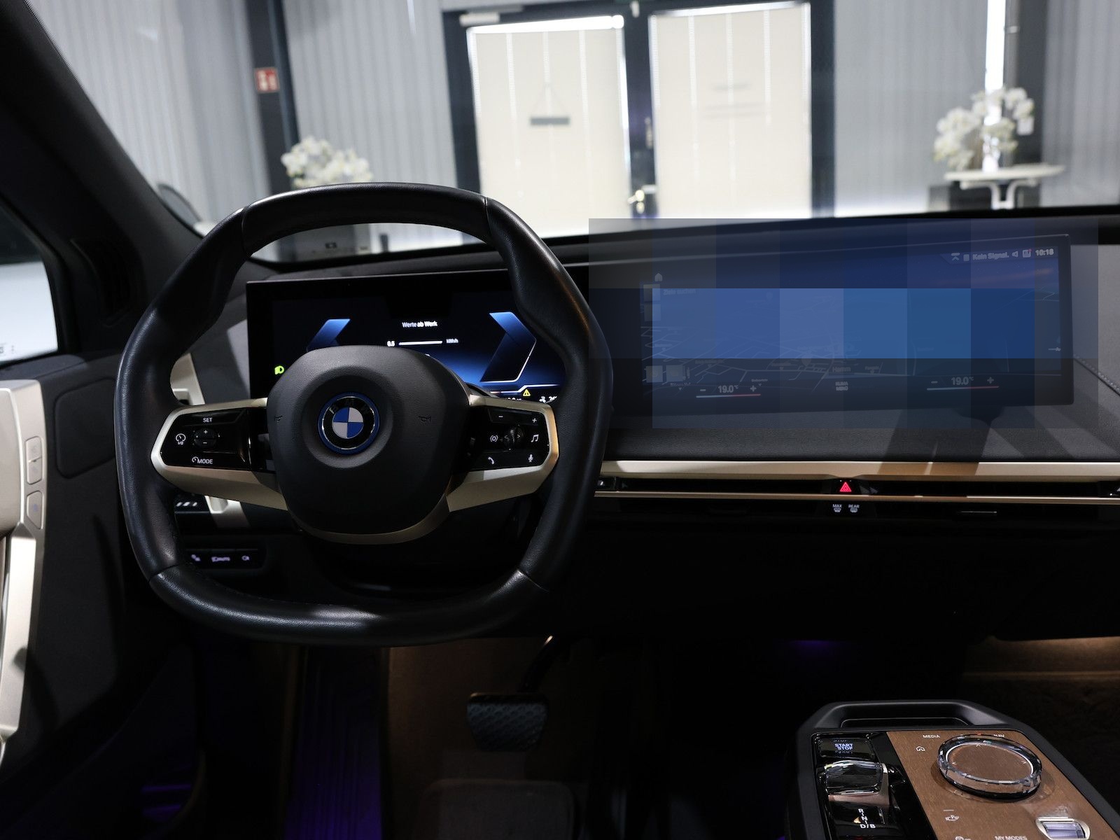 BMW iX 40 xDrive SPORT TITAN GLAS STORM EINZELSTÜCK foto 23