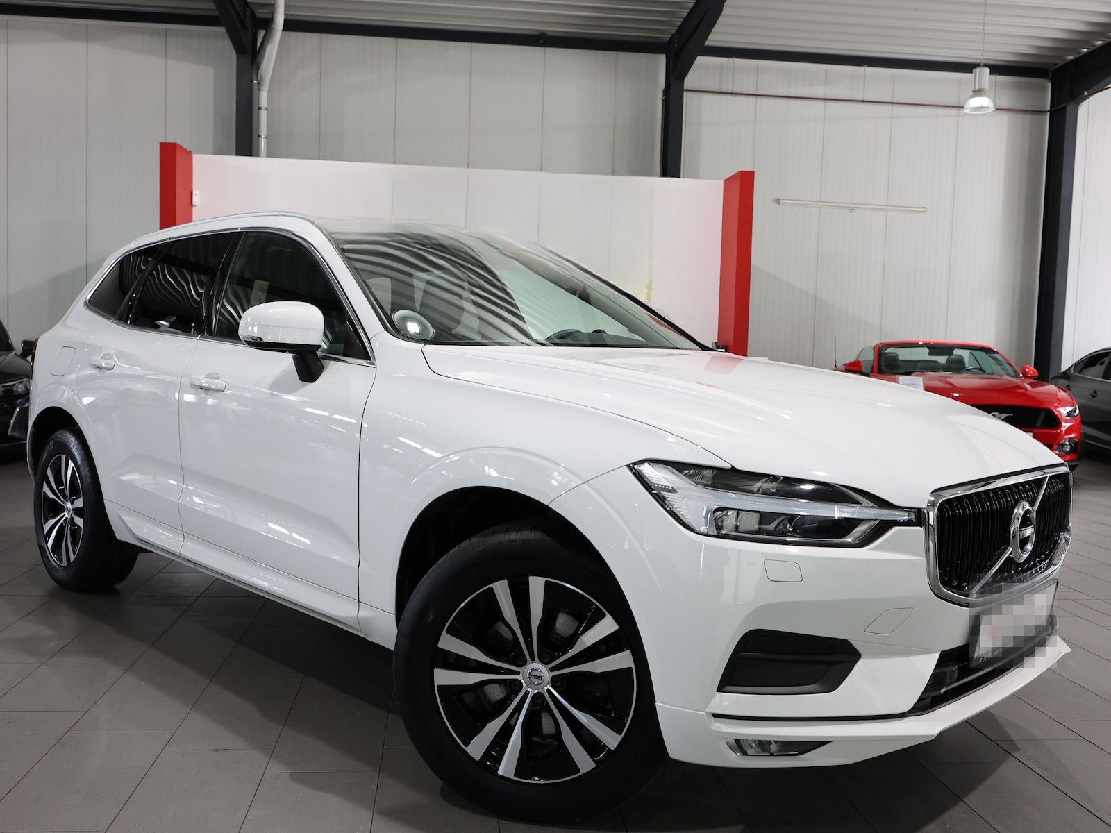 Volvo XC60 D4 MOMENTUM PRO / PANORAMA, MATRIX-LED foto 2
