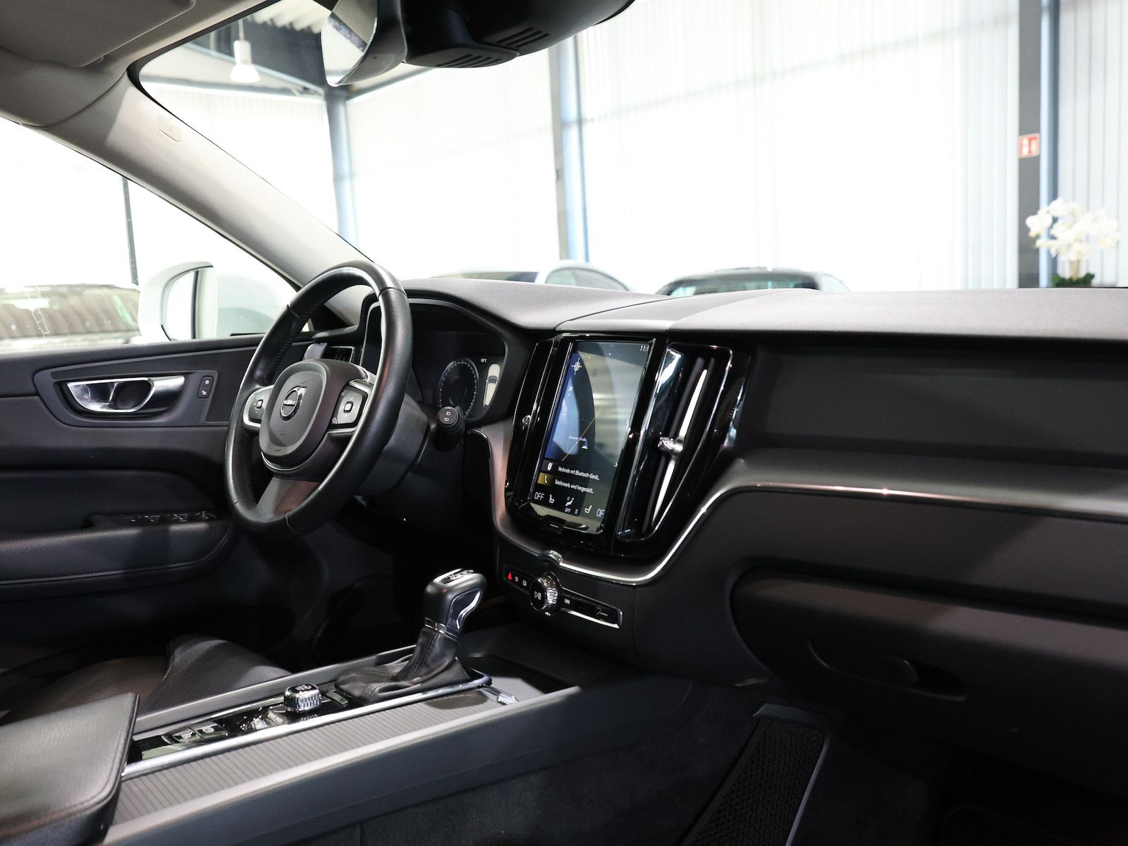 Volvo XC60 D4 MOMENTUM PRO / PANORAMA, MATRIX-LED foto 21