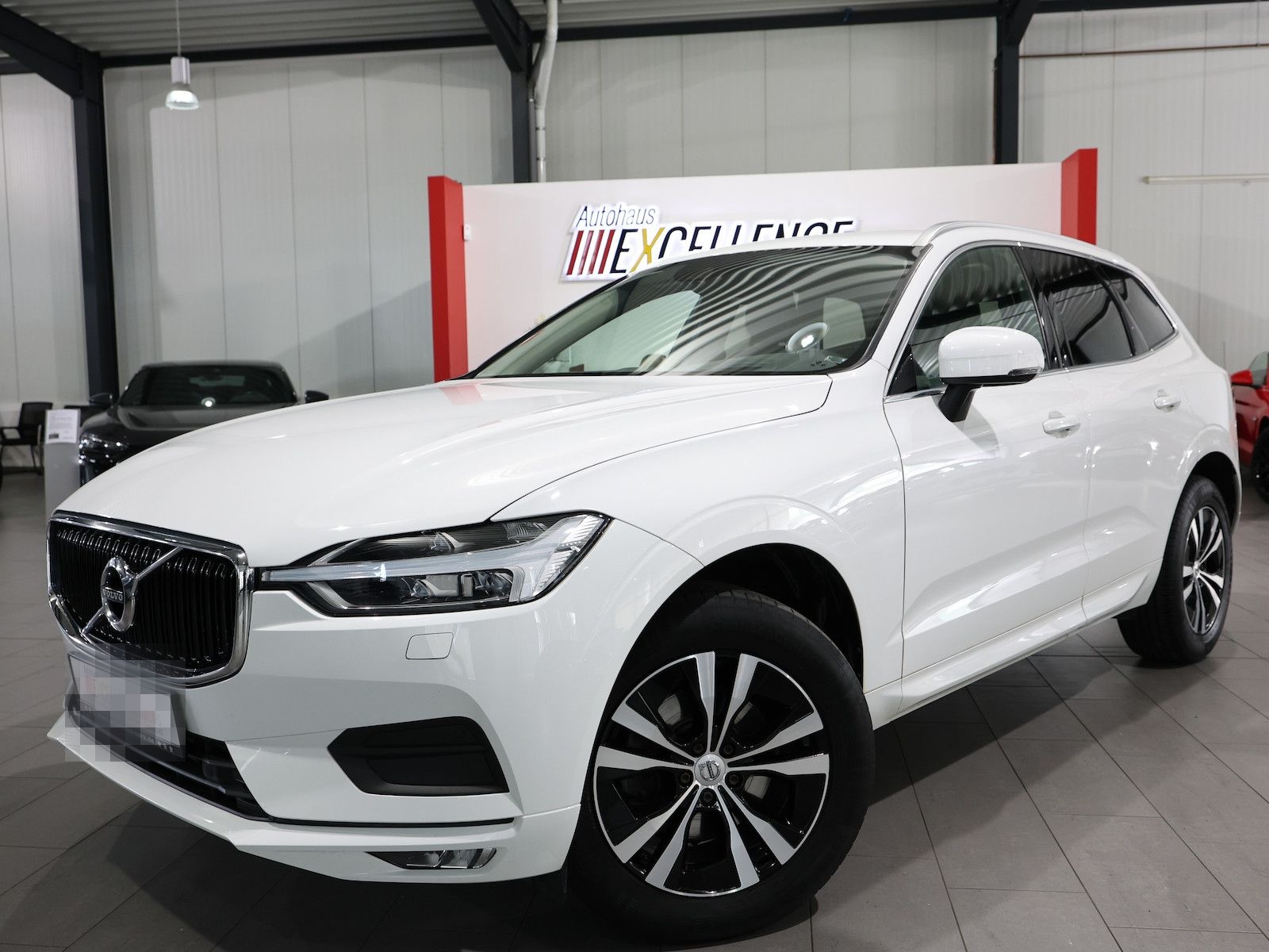 Volvo XC60 D4 MOMENTUM PRO / PANORAMA, MATRIX-LED foto 4