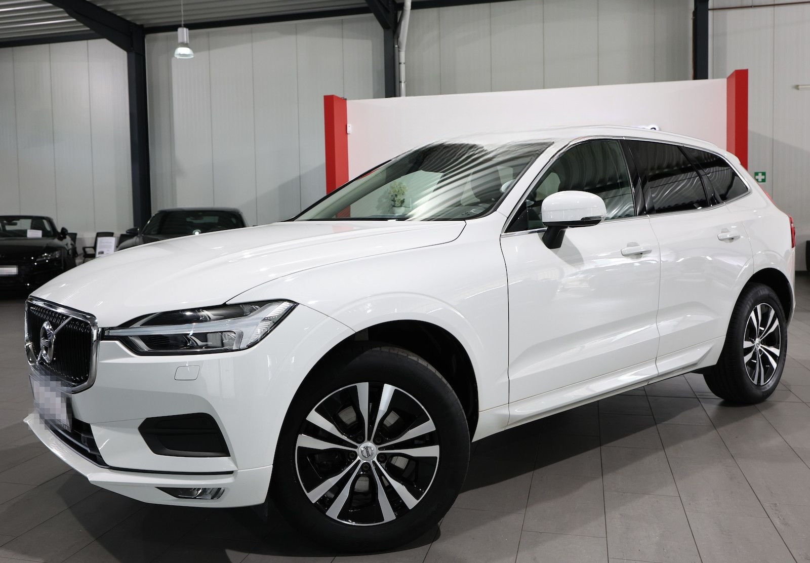 Volvo XC60 D4 MOMENTUM PRO / PANORAMA, MATRIX-LED foto 5