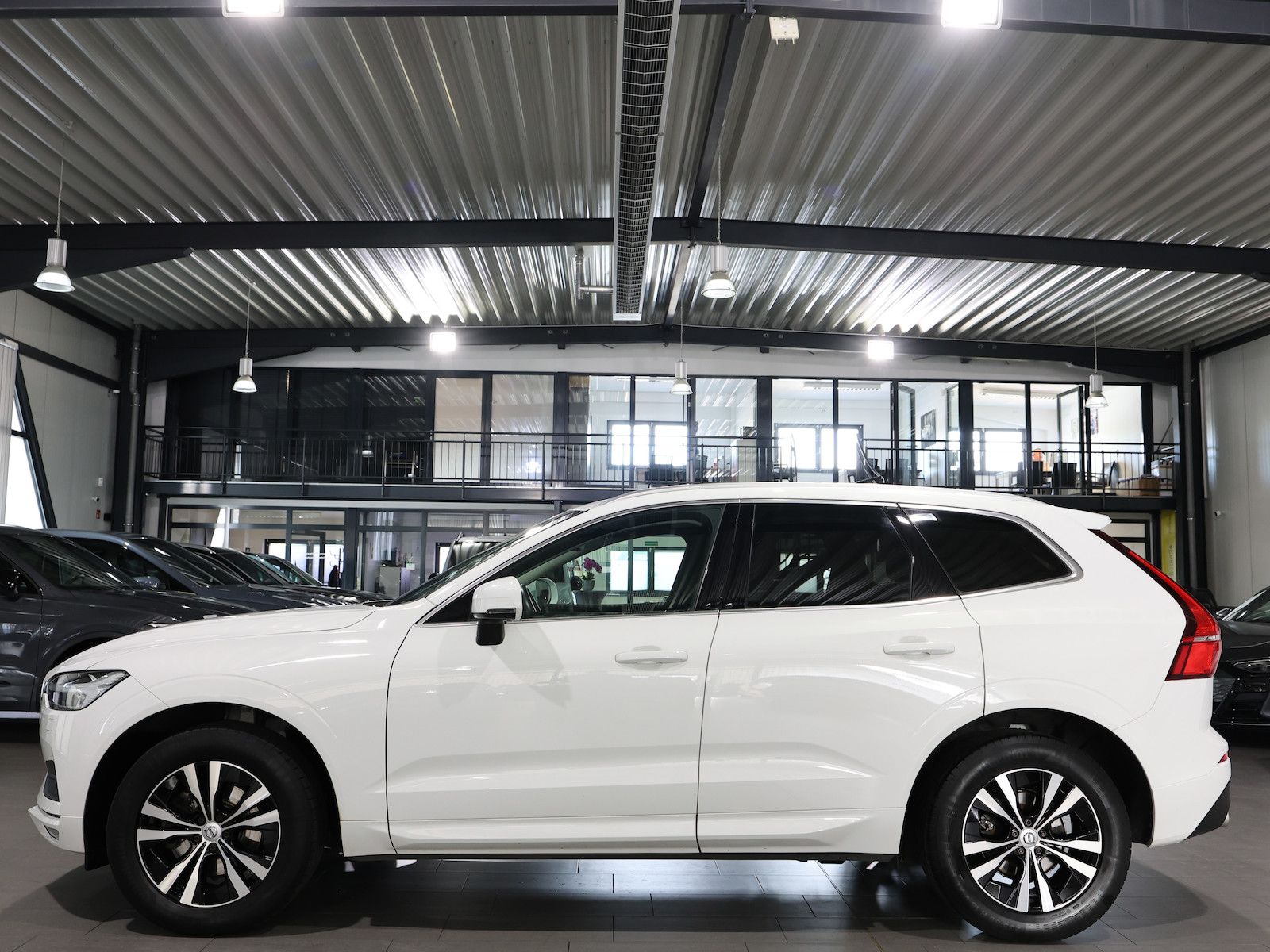 Volvo XC60 D4 MOMENTUM PRO / PANORAMA, MATRIX-LED foto 7