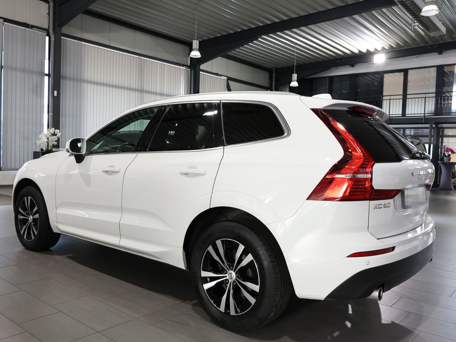 Volvo XC60 D4 MOMENTUM PRO / PANORAMA, MATRIX-LED foto 9
