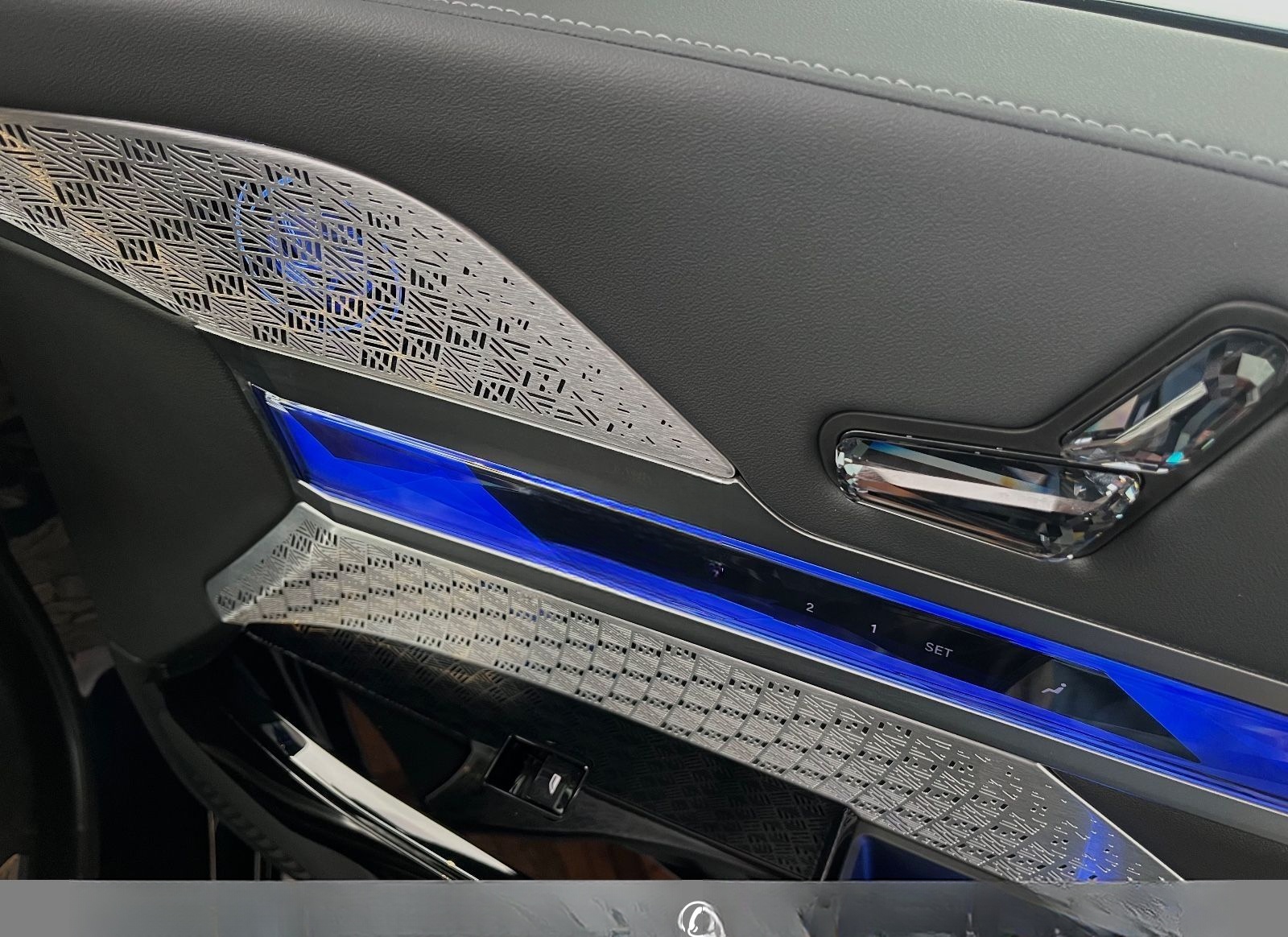 BMW i7 xDr. 60 *M SPORT PRO*LOUNGE SEAT*FOND ENT*SKY foto 24