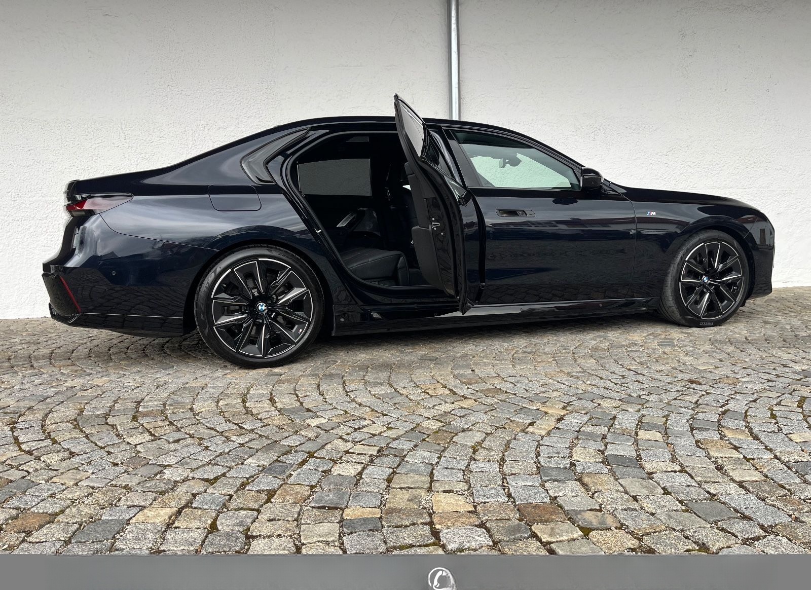 BMW i7 xDr. 60 *M SPORT PRO*LOUNGE SEAT*FOND ENT*SKY foto 7