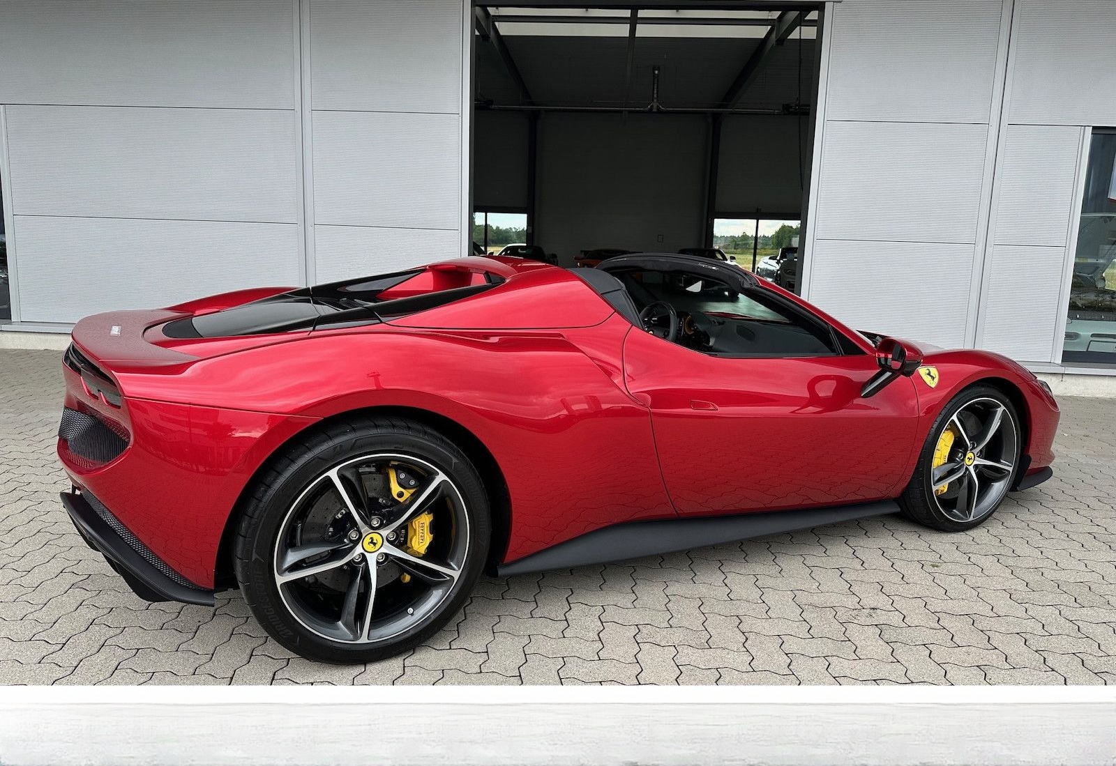 Ferrari 296 GTS Sonderfarbe Rosso Magma UPE 385´T 1. Hd foto 16