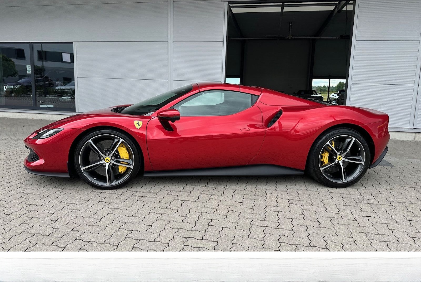 Ferrari 296 GTS Sonderfarbe Rosso Magma UPE 385´T 1. Hd foto 25