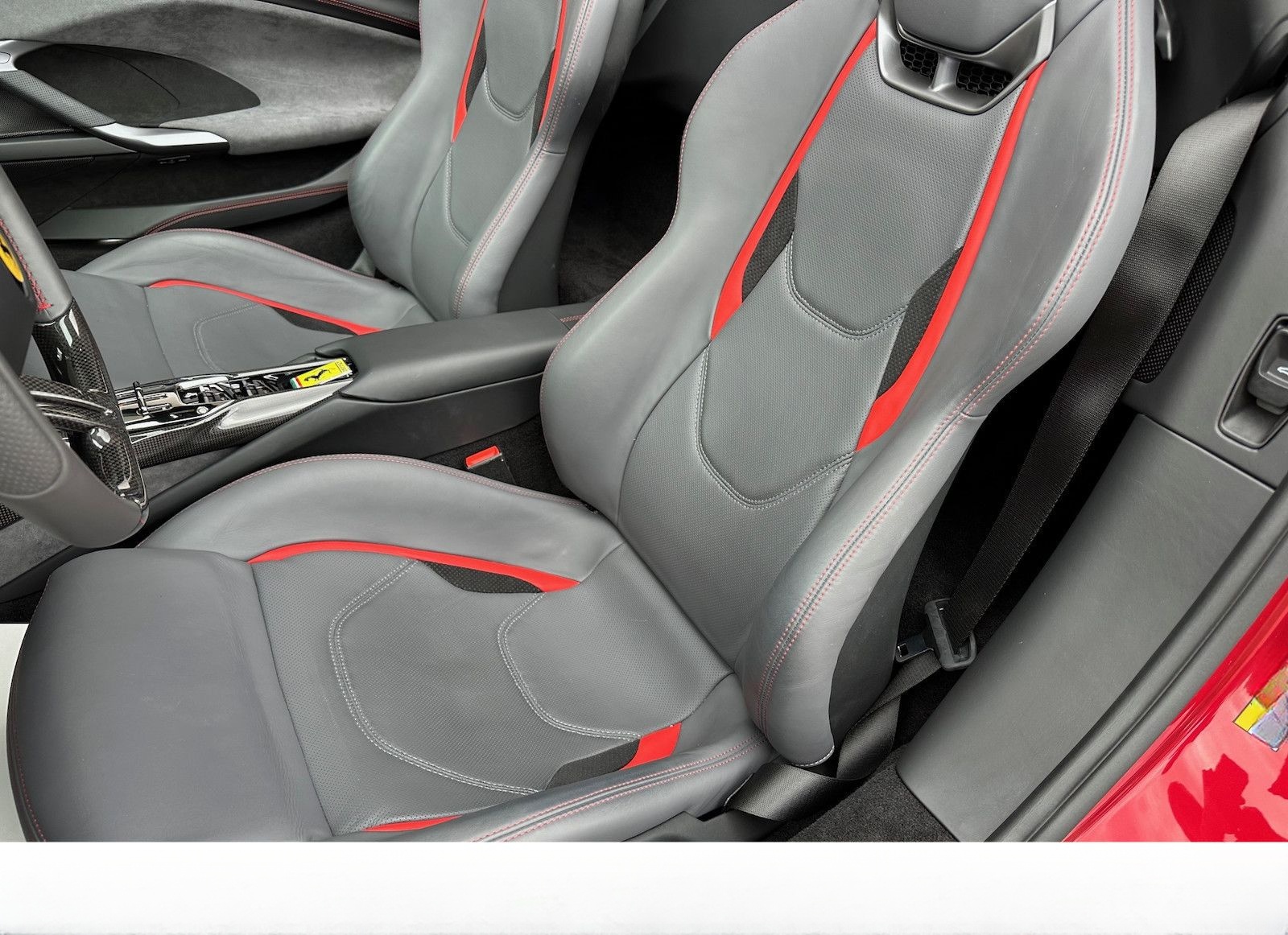 Ferrari 296 GTS Sonderfarbe Rosso Magma UPE 385´T 1. Hd foto 10