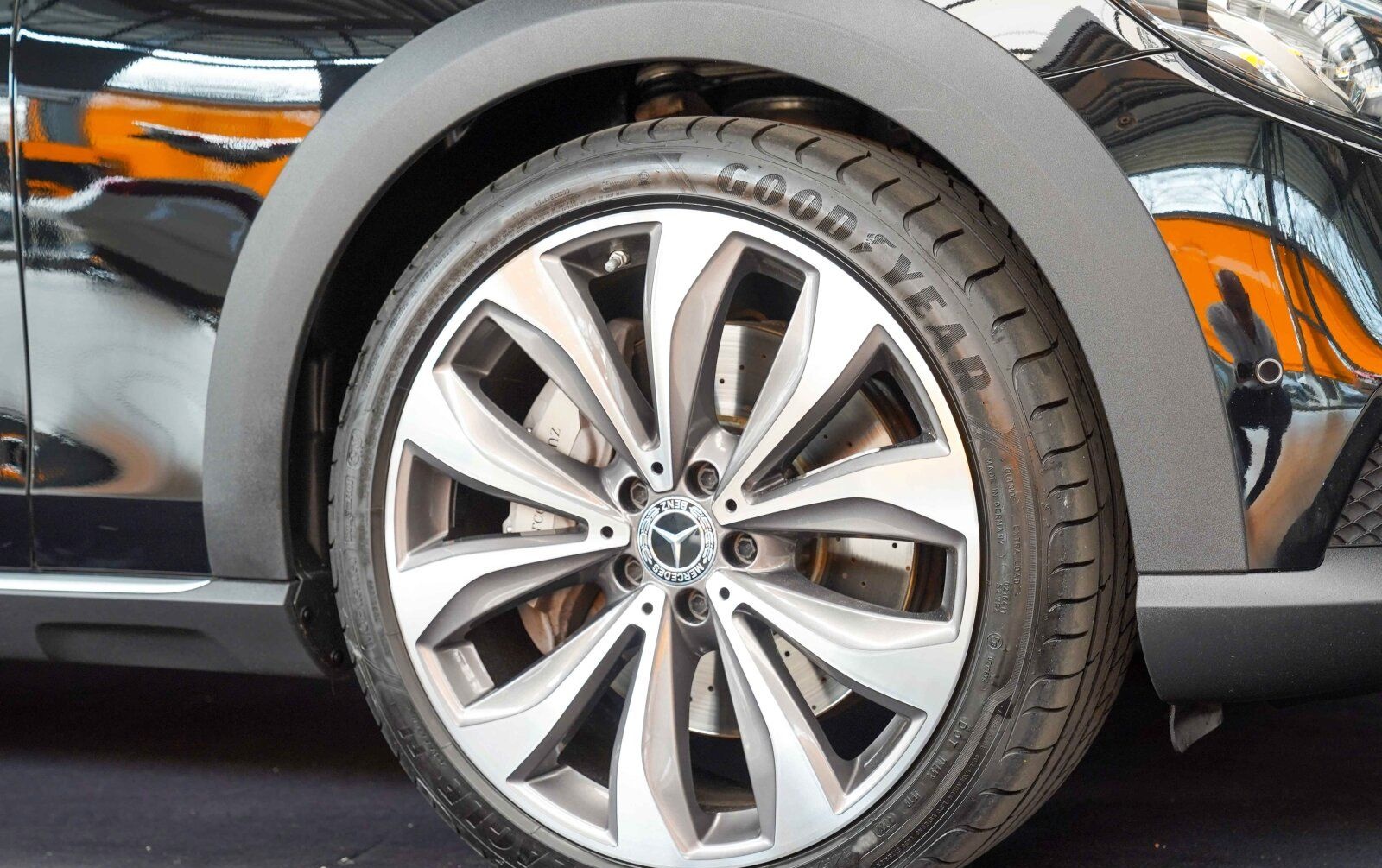 Mercedes-Benz E 400 d T 4M All-Terrain nussbraun KEYLESS AHK foto 2