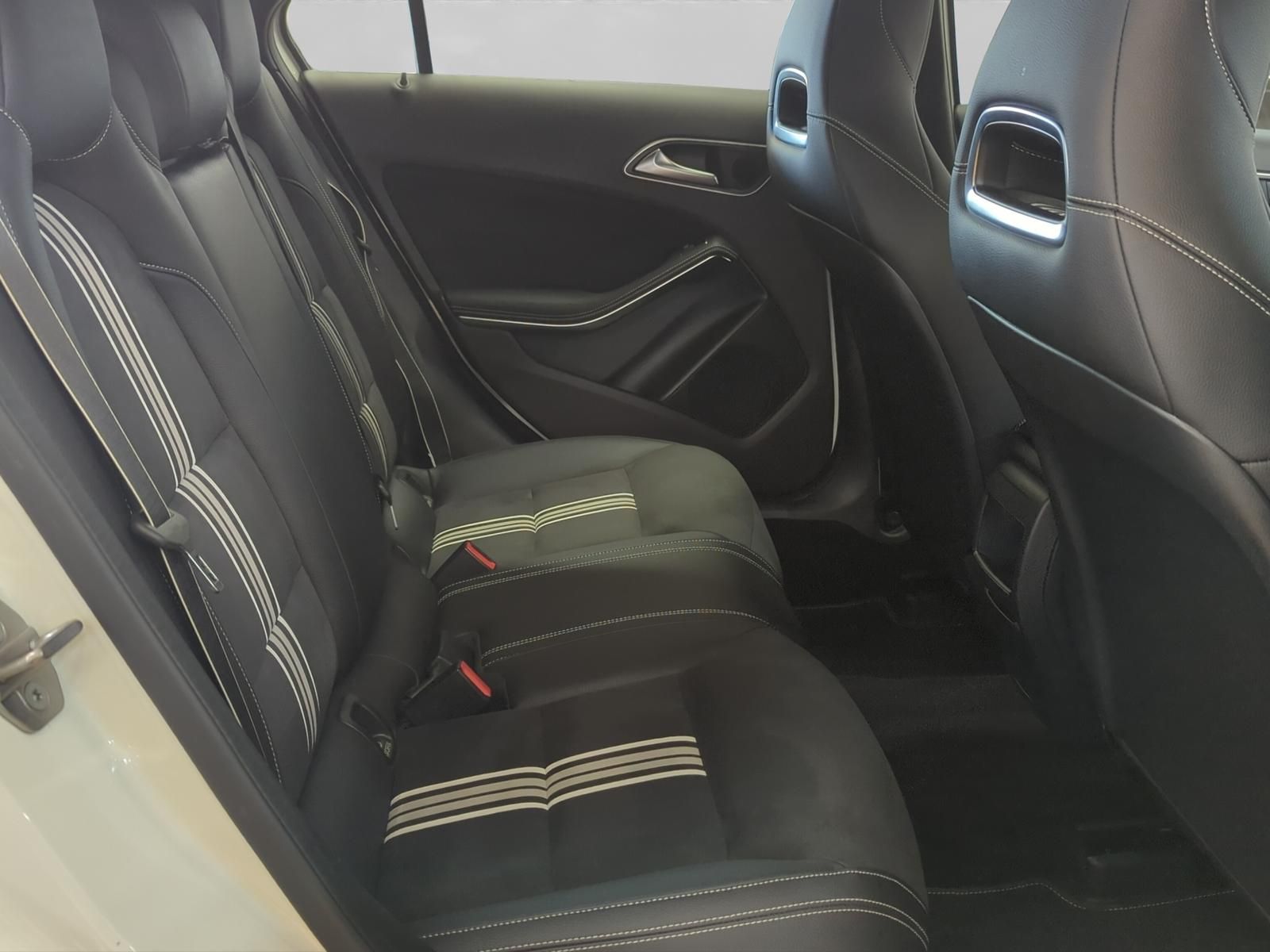 Mercedes-Benz A 200 AMG-LINE TEIL-LEDER+NAVI+BLUETOOTH+SITZHEI foto 18