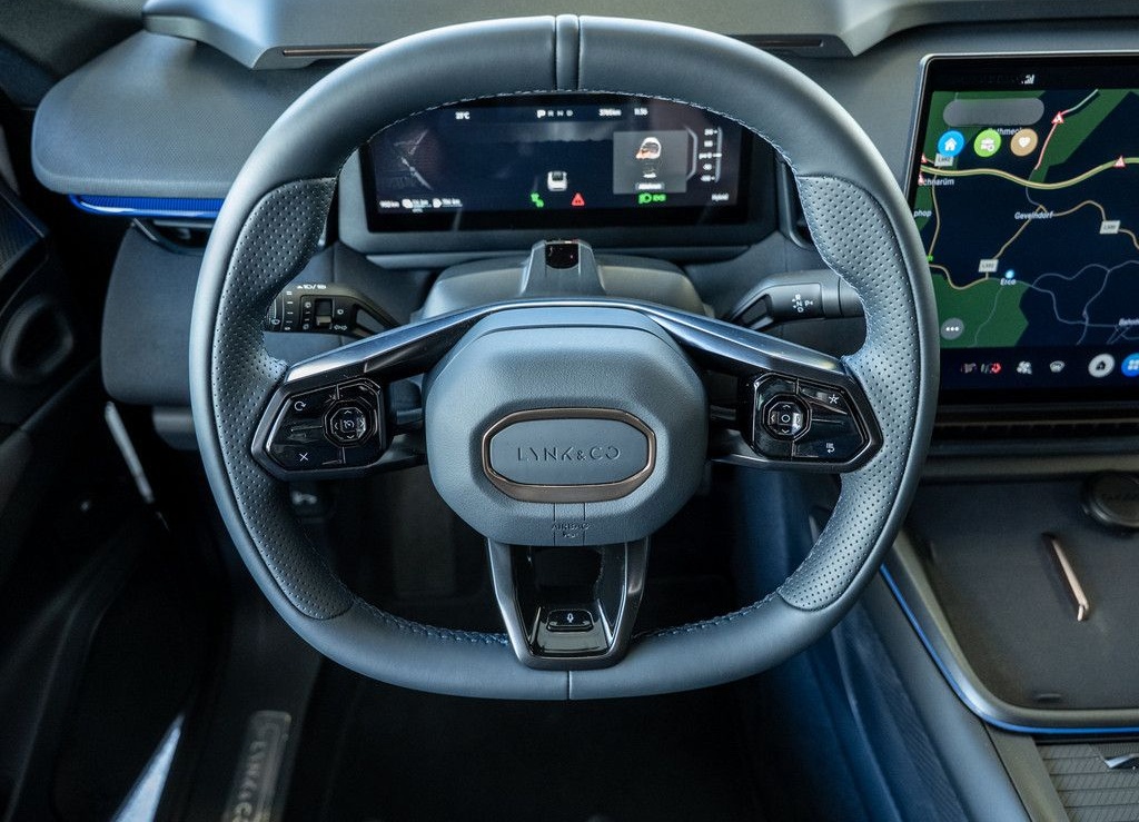 Lynk&Co 08 More ACC SITZBELÜFTUNG PANO MATRIX-LED 360° foto 9