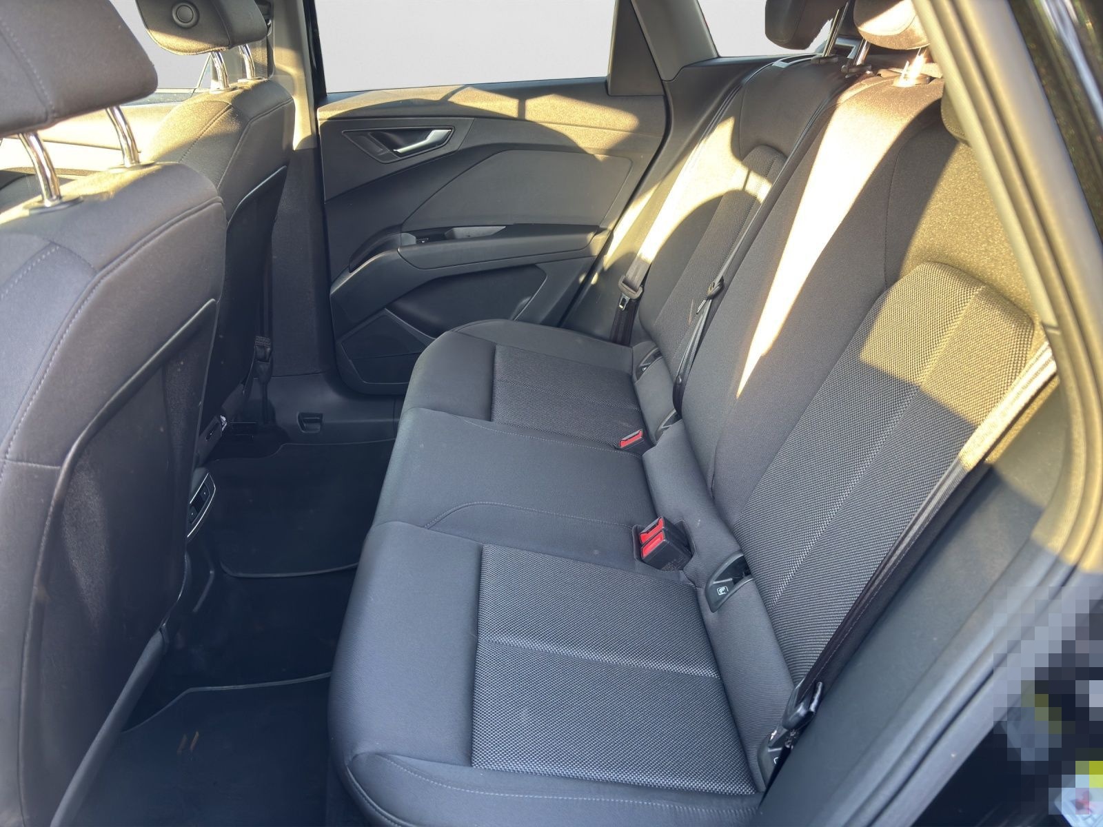 Audi Q4 e-tron 40 advanced NAVI+ EPH+ GRA SHZ foto 15