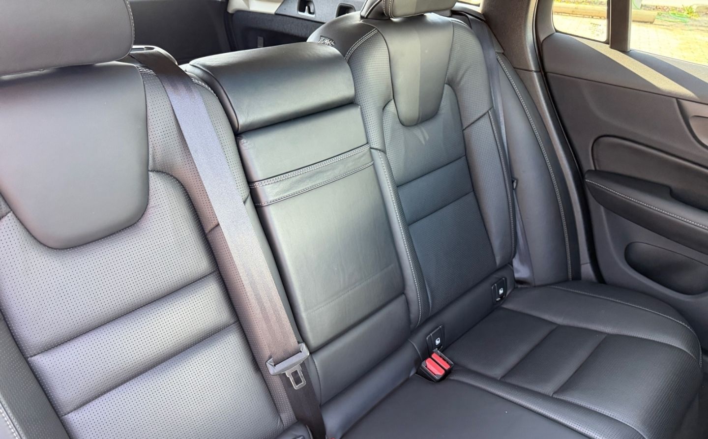 Volvo V60 Kombi Inscription AWD T6 EU6d-T HUD StandHZG foto 18