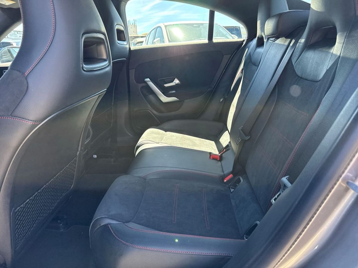 Mercedes-Benz CLA 180 Sportpaket Navi Digitales Cockpit LED Ap foto 11