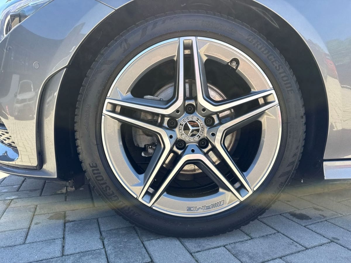 Mercedes-Benz CLA 180 Sportpaket Navi Digitales Cockpit LED Ap foto 13