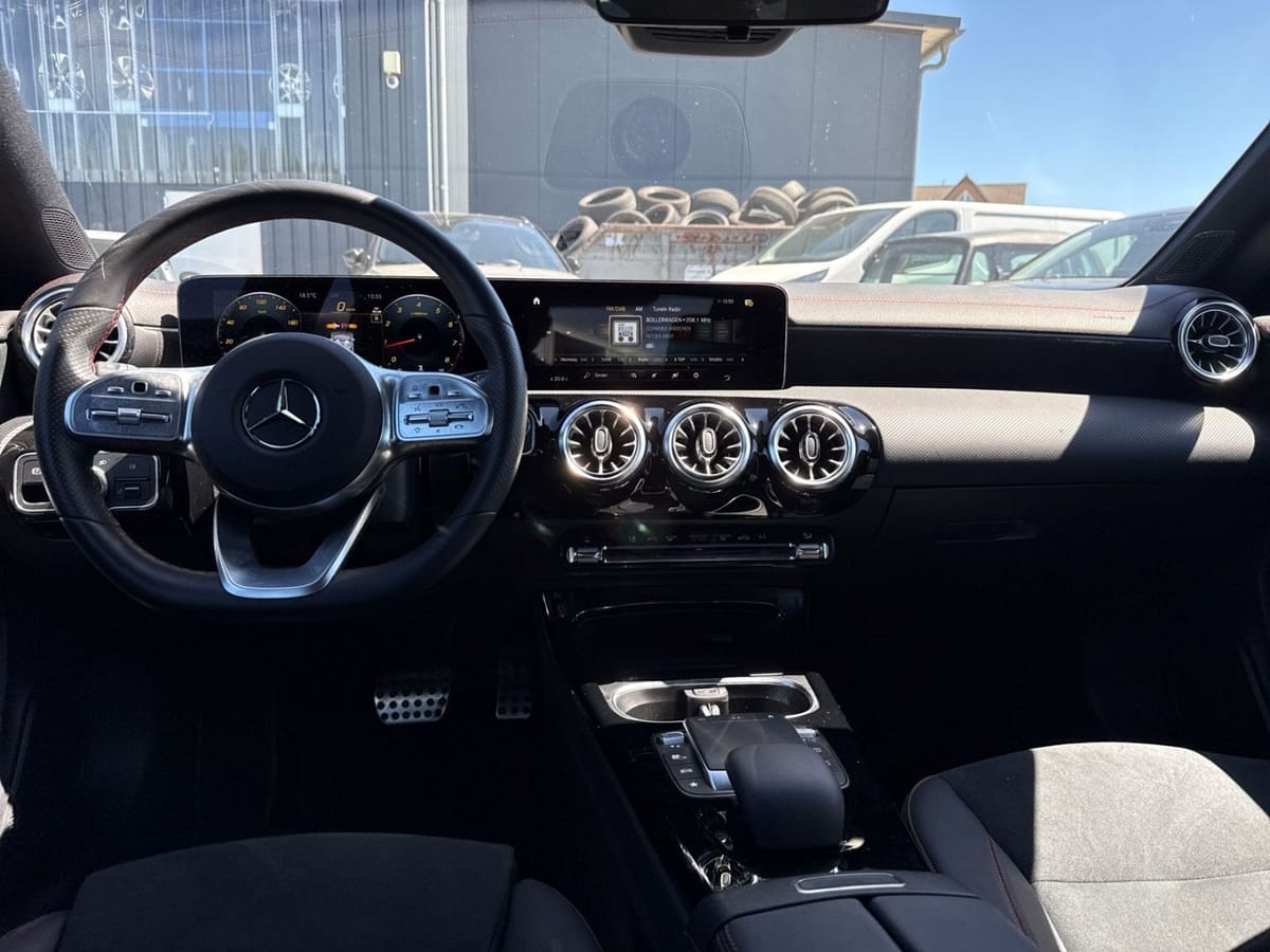 Mercedes-Benz CLA 180 Sportpaket Navi Digitales Cockpit LED Ap foto 5
