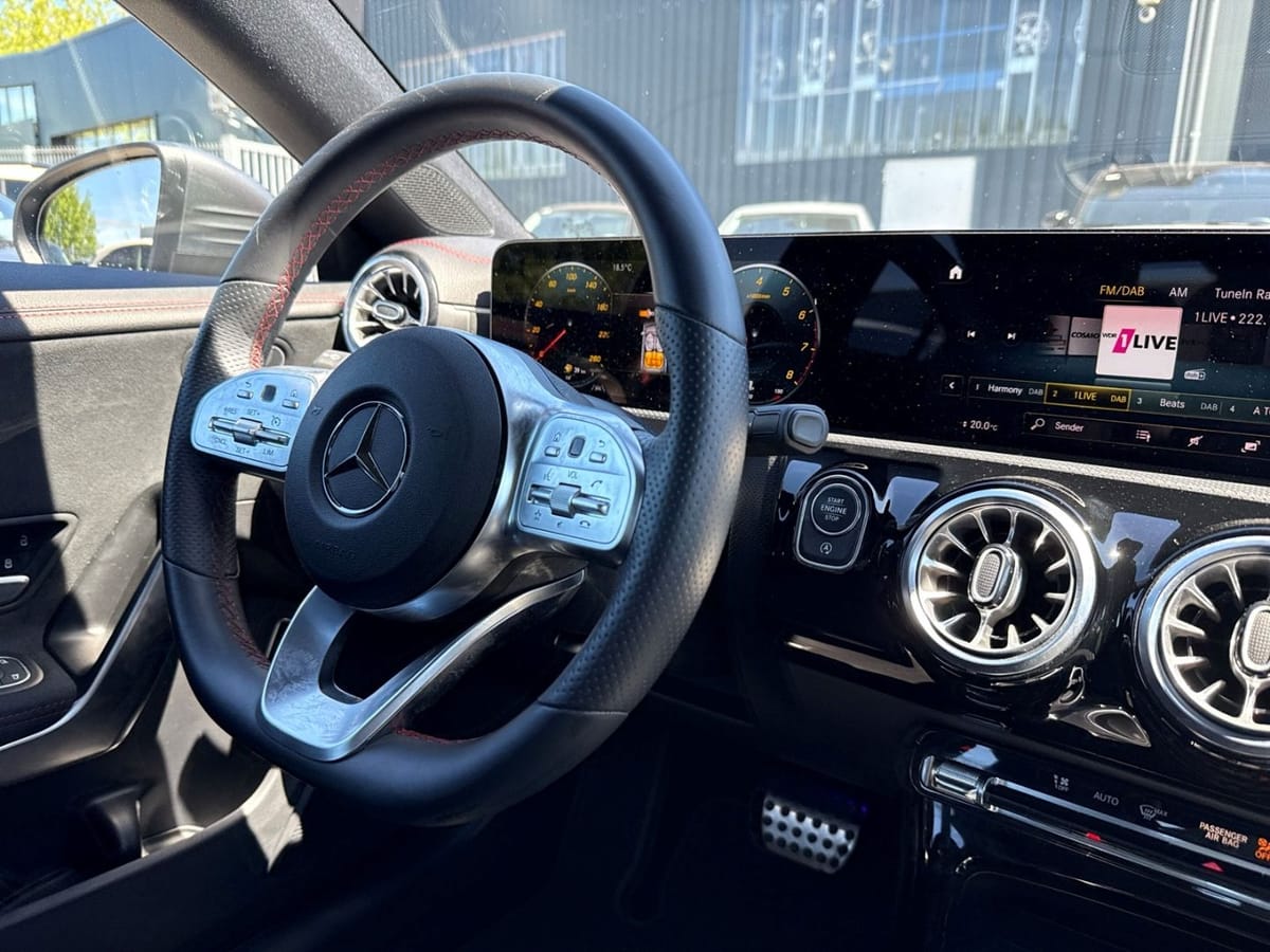 Mercedes-Benz CLA 180 Sportpaket Navi Digitales Cockpit LED Ap foto 6