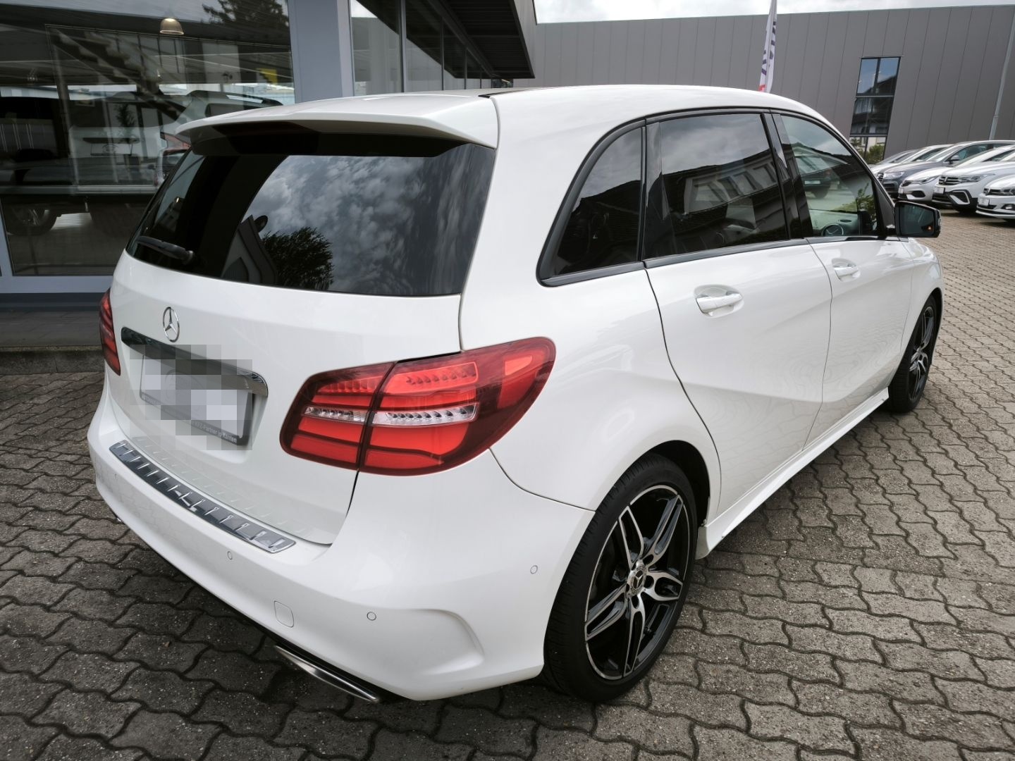 Mercedes-Benz B 200 7G-DCT AMG-LINE AHK PANORAMA LED STANDHZG. foto 4