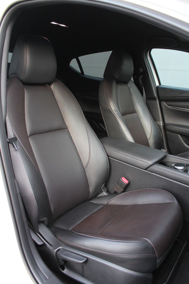 Mazda 3 Limousine*KAMERA*BOSE*HEAD UP*LEDER*8 fach foto 11