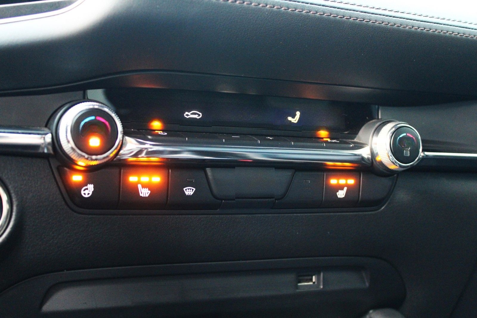 Mazda 3 Limousine*KAMERA*BOSE*HEAD UP*LEDER*8 fach foto 19