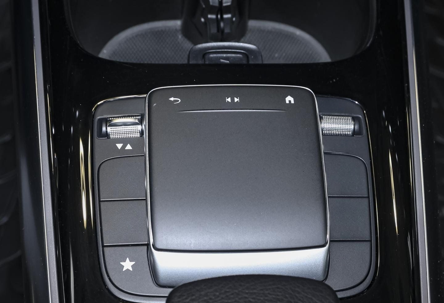 Mercedes-Benz GLA 200 AMG Rückfahrkamera Ambiente MBUX LED foto 18