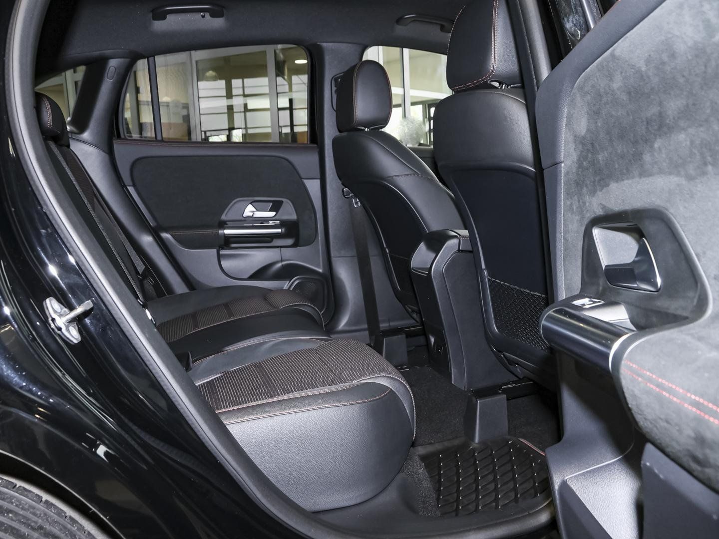 Mercedes-Benz GLA 200 AMG Rückfahrkamera Ambiente MBUX LED foto 7