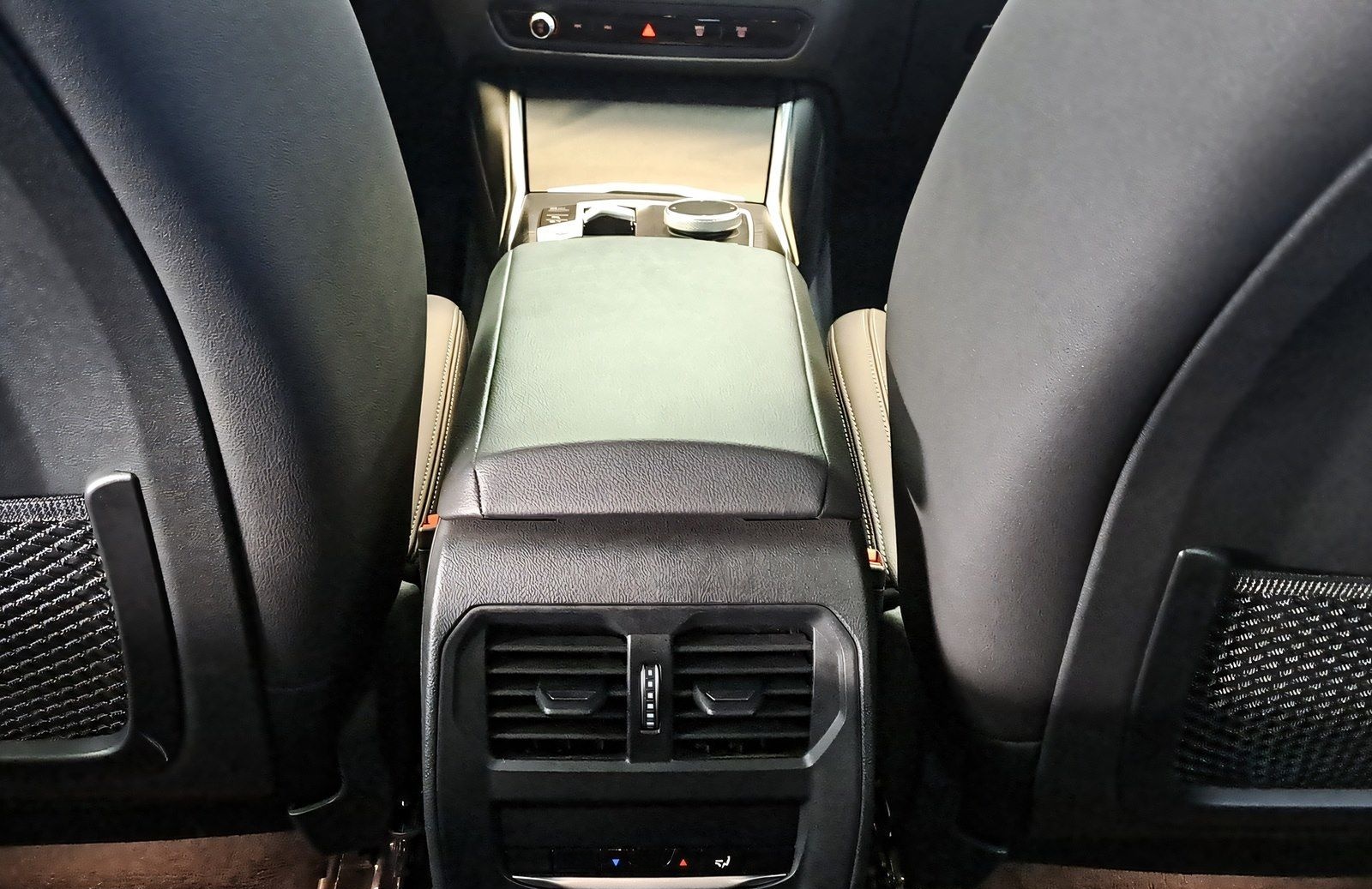 BMW 330e Touring Navi AHK Kamera Pano.Dach foto 17