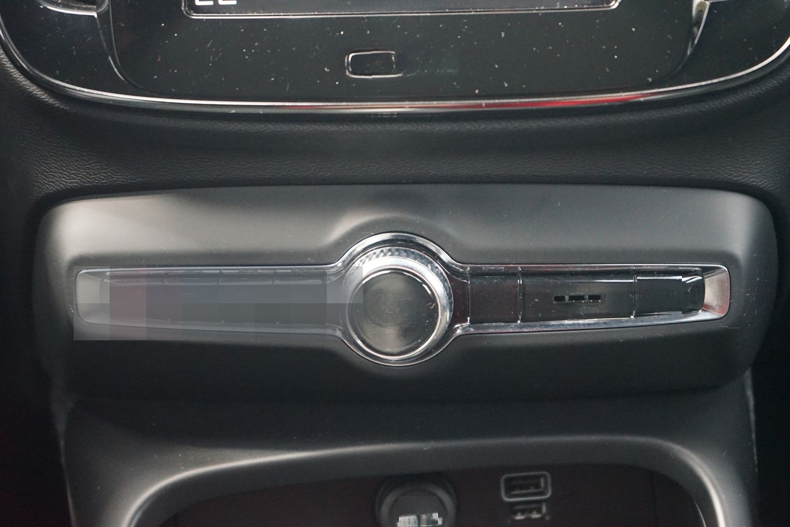 Volvo XC40 T4 R Design LED AHK Kamera Tempomat USB DAB foto 12