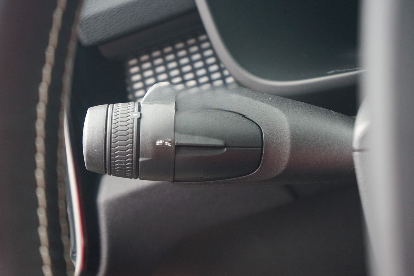 Volvo XC40 T4 R Design LED AHK Kamera Tempomat USB DAB foto 19