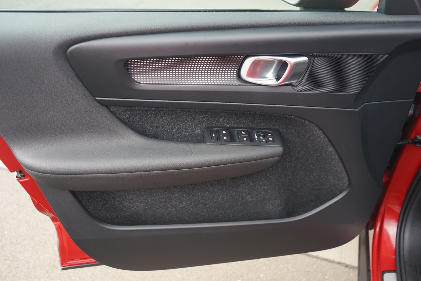 Volvo XC40 T4 R Design LED AHK Kamera Tempomat USB DAB foto 22