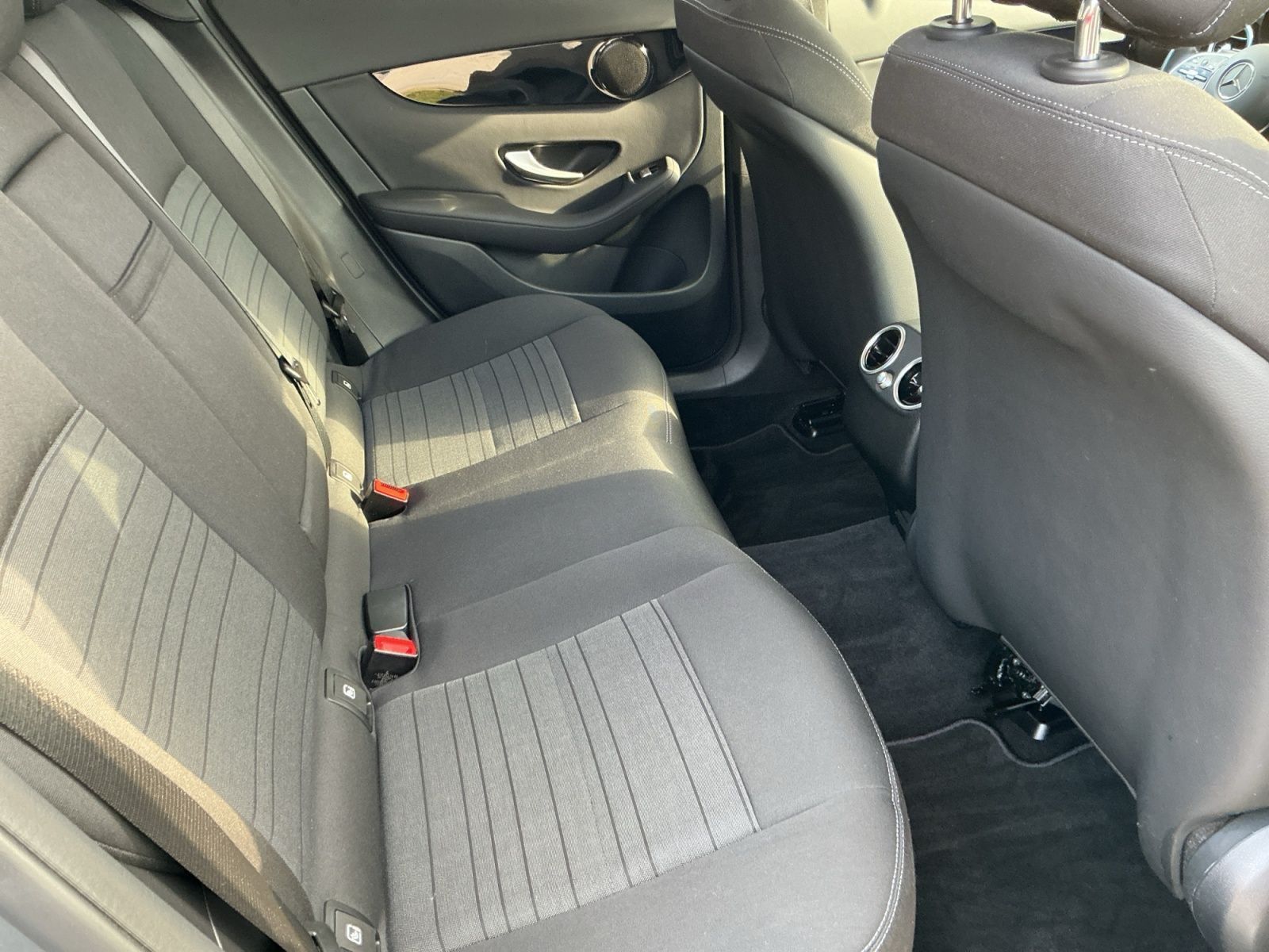 Mercedes-Benz GLC 200 4Matic LED+AHK+SHZ+TEMPOMAT+PARKLENK+ALU foto 16