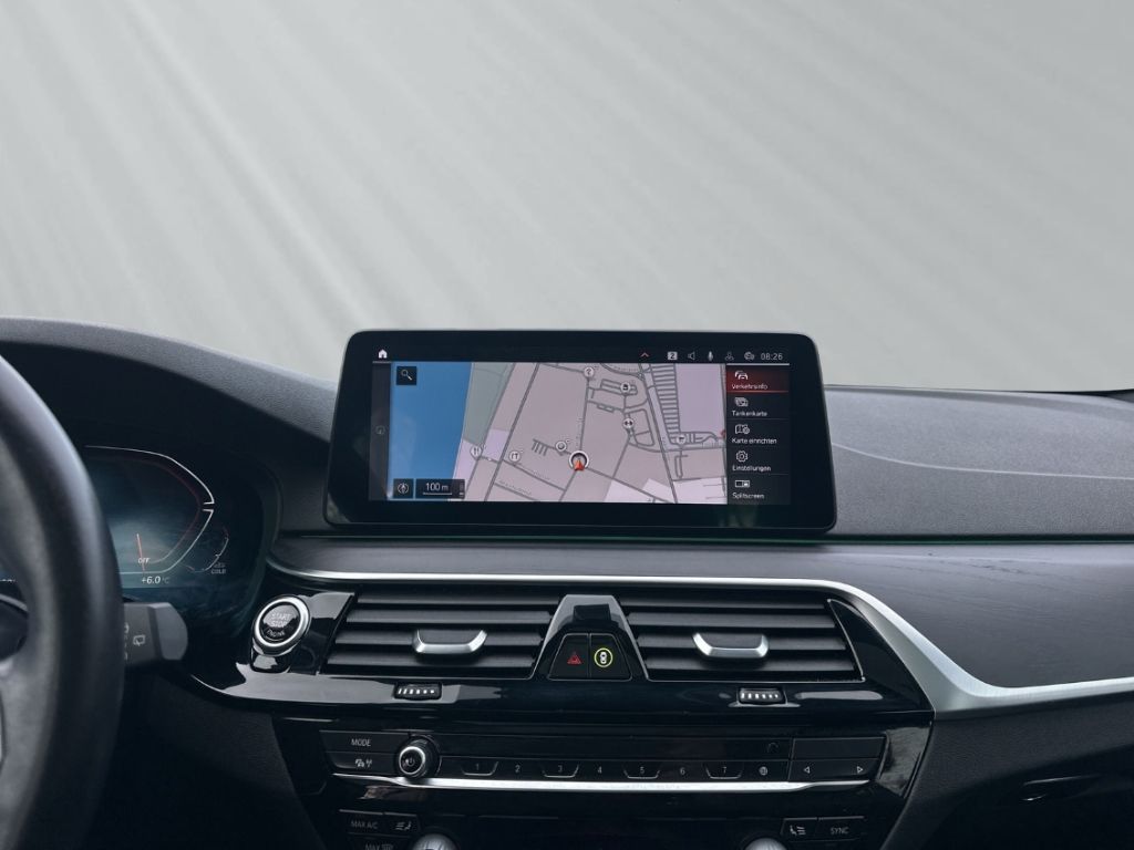 BMW 530 d touring Panorama Sportsitze HiFi HUD foto 11