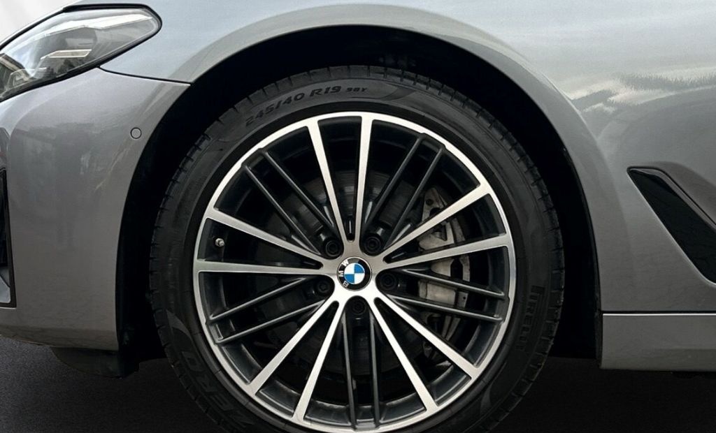 BMW 530 d touring Panorama Sportsitze HiFi HUD foto 7