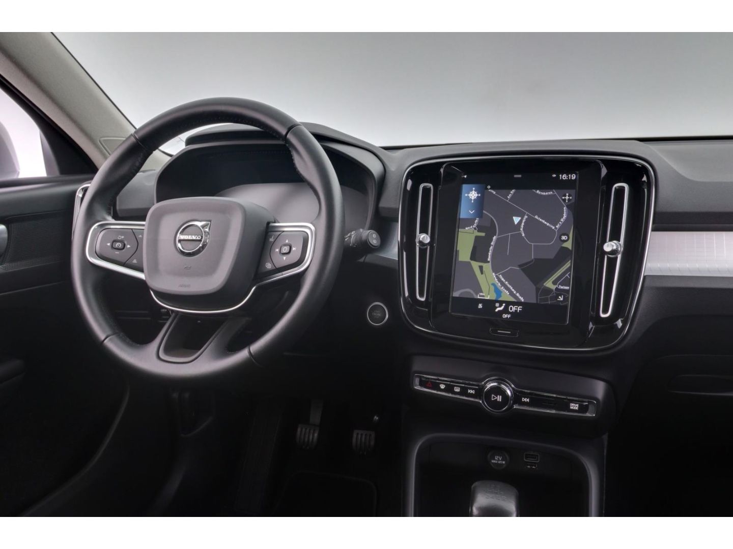 Volvo XC40 D3 Momentum Pro+LED+NAVI+VIRTUAL+PDC foto 12