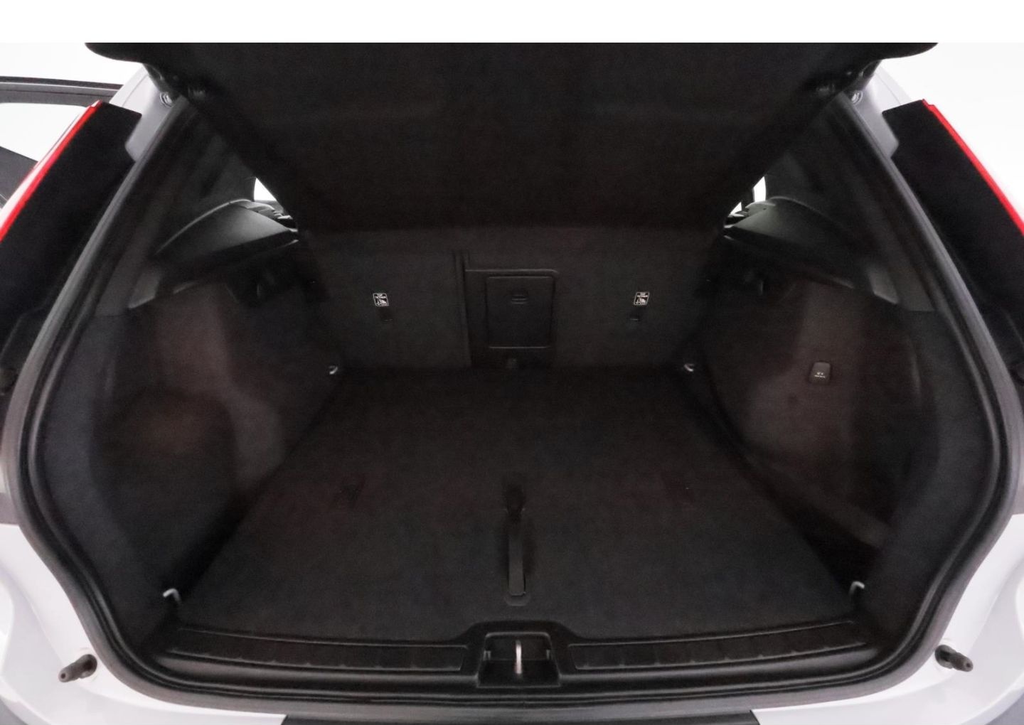 Volvo XC40 D3 Momentum Pro+LED+NAVI+VIRTUAL+PDC foto 19